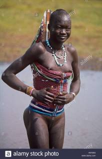 corsetted-dinka-woman-sudan-A5Y25G